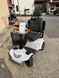 Scooter elettrico per anziani/disabili