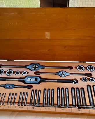 Set maschi e filiere vintage in cassetta legno