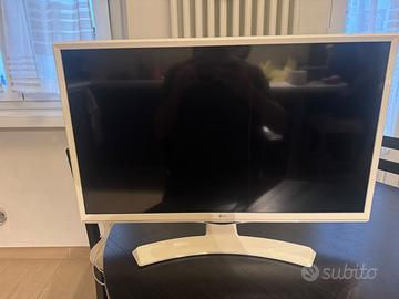 TV monitor LG, leggi caratteristiche in foto