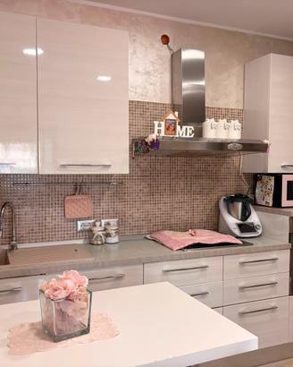 Cucina,Penisola,Credenza vendute separatamente