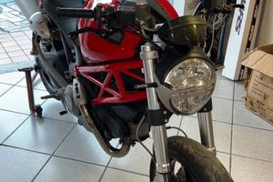 Ducati monster 696