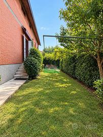 Villa di 350 m² con più di 5 locali e box auto dop