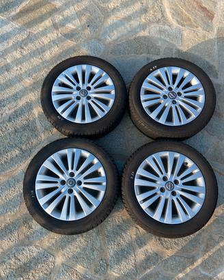 Cerchi e gomme Opel Corsa