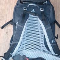 Zaino viaggi Quechua 20 Lt praticamente NUOVO