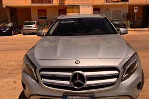 MERCEDES GLA 200d SPORT
