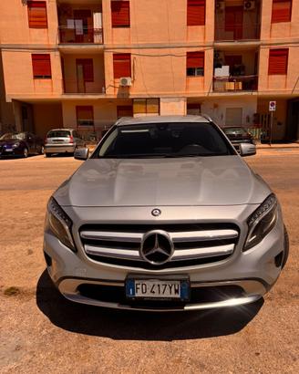 MERCEDES GLA 200d SPORT