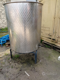 Cisterna di 1000 litri per vino completa di tutto
