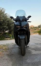 XMAX 300