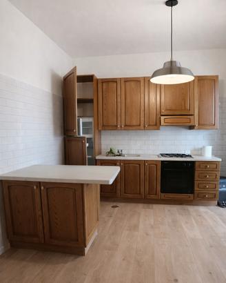 cucina completa con elettrodomestici 