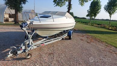 barca a motore 6 mt. Bayliner Capri