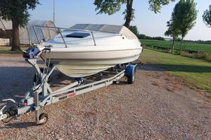 barca a motore 6 mt. Bayliner Capri