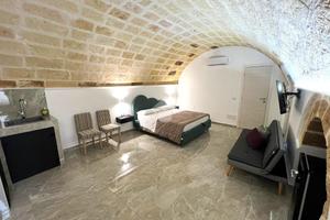 CASA SEMINDIPENDENTE A MESAGNE