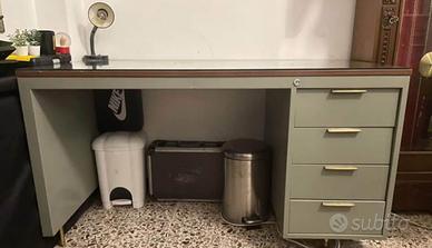 Scrivania vintage anni 70