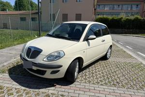 Lancia y
