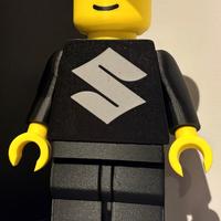 Omino Lego XXL 20cm Suzuki