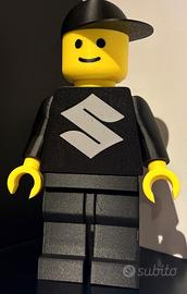 Omino Lego XXL 20cm Suzuki