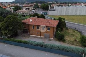 VILLA SINGOLA A ROVATO