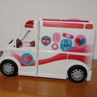 Barbie ambulanza con accessori vari