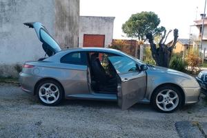 Alfa Romeo gt 1.9 16 v.