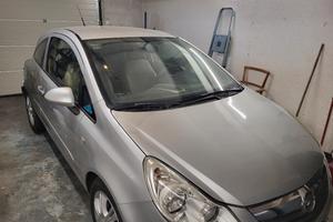Opel Corsa D 2006 neopatentai 50 mila km