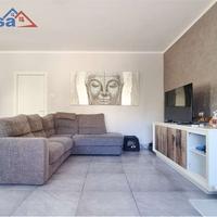 spazioso quadrilocale ristrutturato e vicino scuol