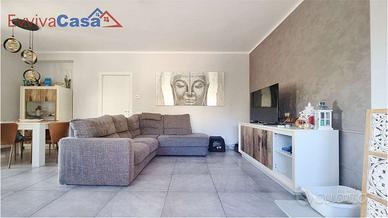 spazioso quadrilocale ristrutturato e vicino scuol