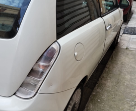 Lancia Ypsilon 1.4 Ecochic benz./gpl