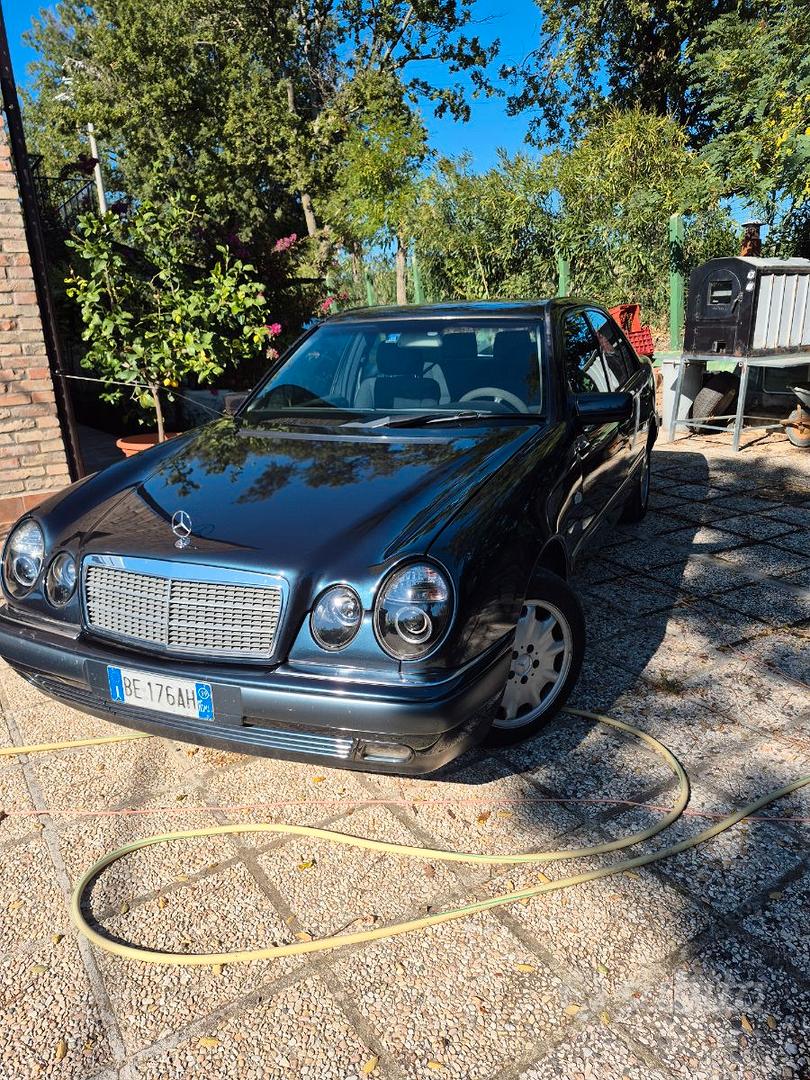 Mercedes Classe E (W/S210)