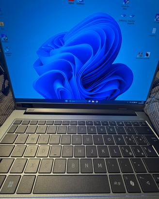 Acer aspire 14 AI OLED 32GB RAM 1 TB HDD