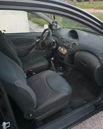 TOYOTA Yaris 1.4 tdi D-4D cat 3 porte Blue