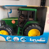 trattore John Deer Bruder 