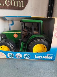 trattore John Deer Bruder 