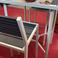 Tavolino Alto Con Due Sgabelli Da Bar Nuovo da esp