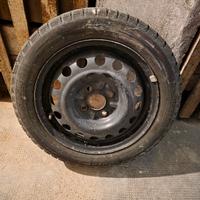 4 cerchi con gomme invernali michelin 155/65/14