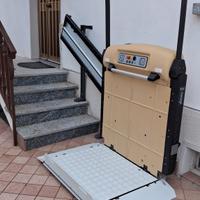 pedana montascale per carrozina