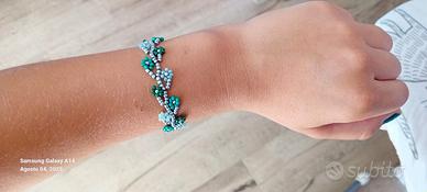 Bracialetto fatto a mano a fiori