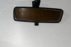 Specchietto retrovisore auto