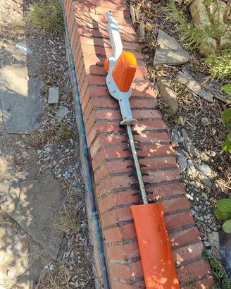Tagliasiepe Stihl HLA 56 usato + 2 batterie AK 20