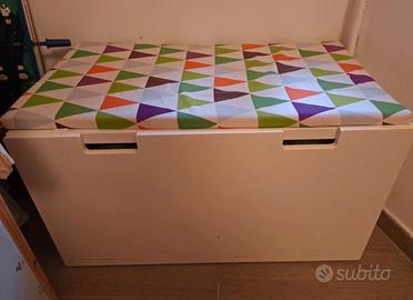 Panca Ikea Smastad con contenitore e cuscino