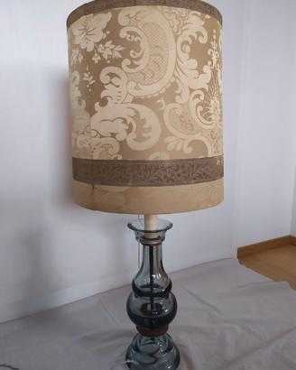 Lampada da tavolo in vetro grigio chiaro e legno