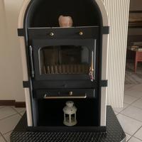 STUFA A LEGNA IN GHISA