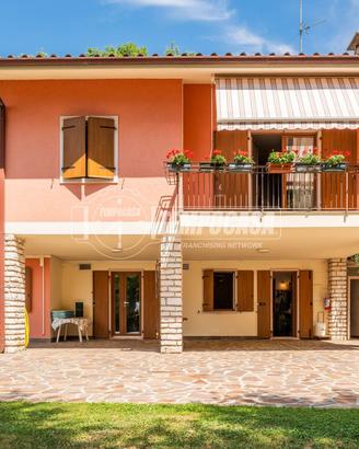 VILLA SINGOLA CON OLTRE 3000 MQ DI GIARDINO PRIVAT
