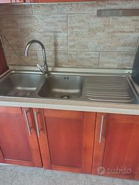 lavello antigraffio con miscelatore 