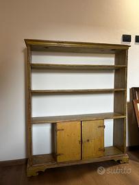 Libreria in legno laccato Romagna, epoca 700