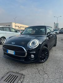 Mini Cooper D 1.5 116cv