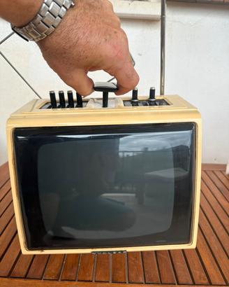 Televisione vintage portatile