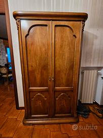 Mobili ingresso in legno  con decori