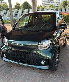 SMART EQ FORTWO British racing green