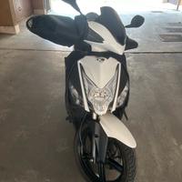 Kymco Agility 125 + copertina paramani e bauletto