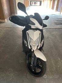 Kymco Agility 125 + copertina paramani e bauletto